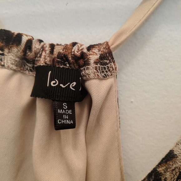 Cute Leopard Print Top - Picture 4 of 4